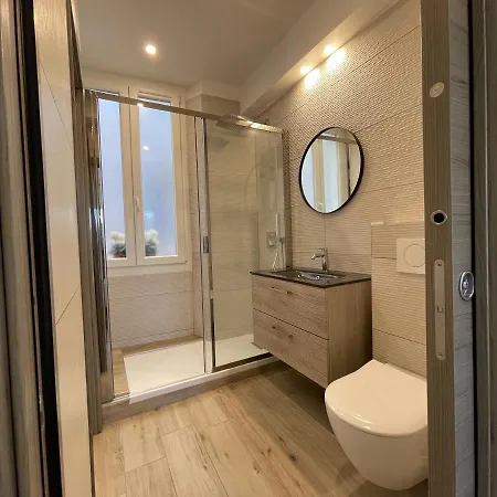 Rue Guillaumont Heart Of Old Antibes