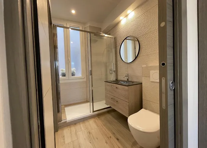 Rue Guillaumont Heart Of Old Antibes